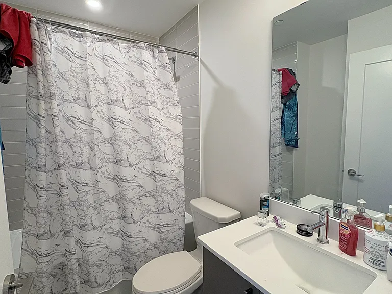 576 Front St W #1002 — Photo 18