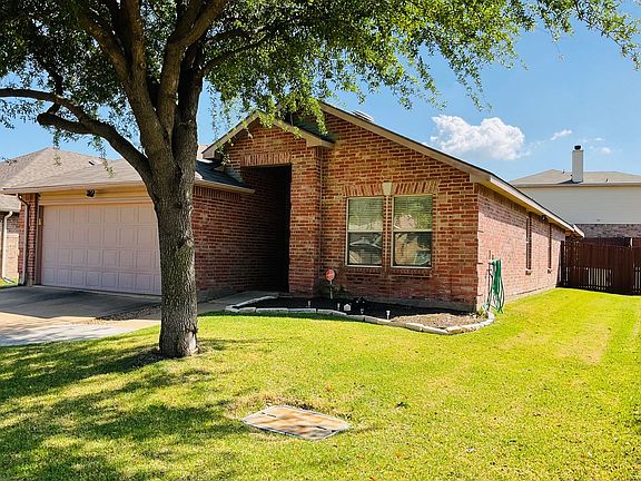 3rd image of 533 Jennifer Dr