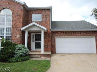 200 N Fayette St APT 4, El Paso, IL 61738