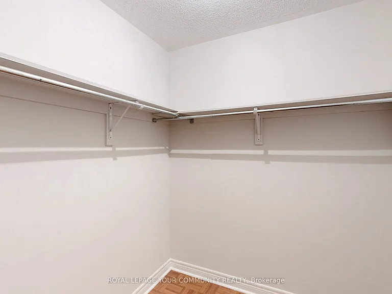 39 Lark Cres — Photo 21