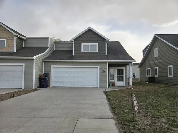 615 Walters Dr, Manhattan, KS 66502