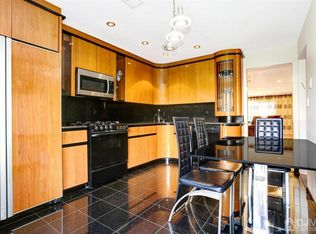 80 Westwood Ct #80, Old Bridge, NJ 08857