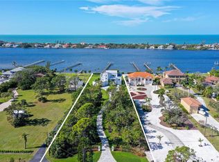 1872 Bayshore Dr, Englewood, FL 34223