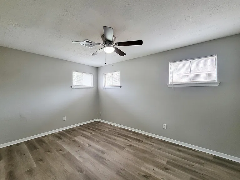 3121 Proswimmer St — Photo 14