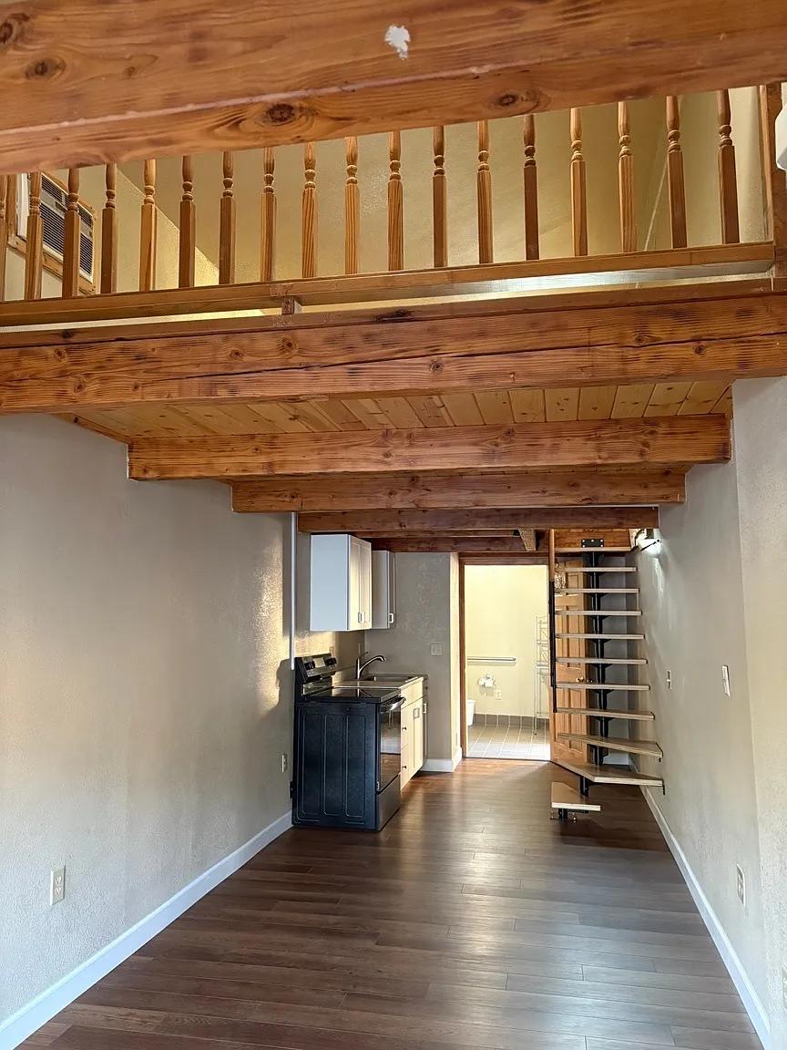 79 South Ione Street - Studio Apt. - 1 — Photo 4