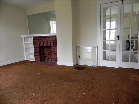 4th image of 653 Clover Ln