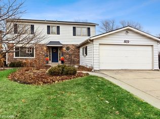 811 N Willow Rd, Elmhurst, IL 60126