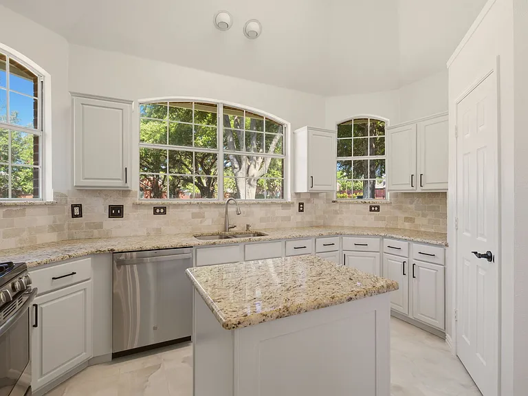 3277 Green Ct — Photo 18
