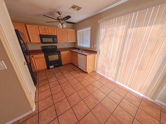 4th image of 3913 N 105th Dr