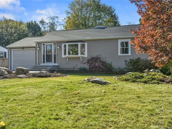 33 Shady Lea Rd, North Kingstown, RI 02852