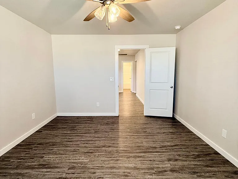 8023 Date Ave — Photo 10