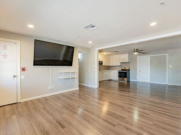 5th image of 3523 E Everett Dr