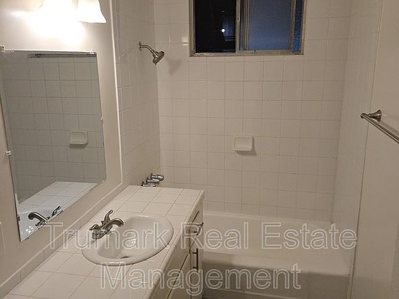 5th image of 4335 Toland Way #9