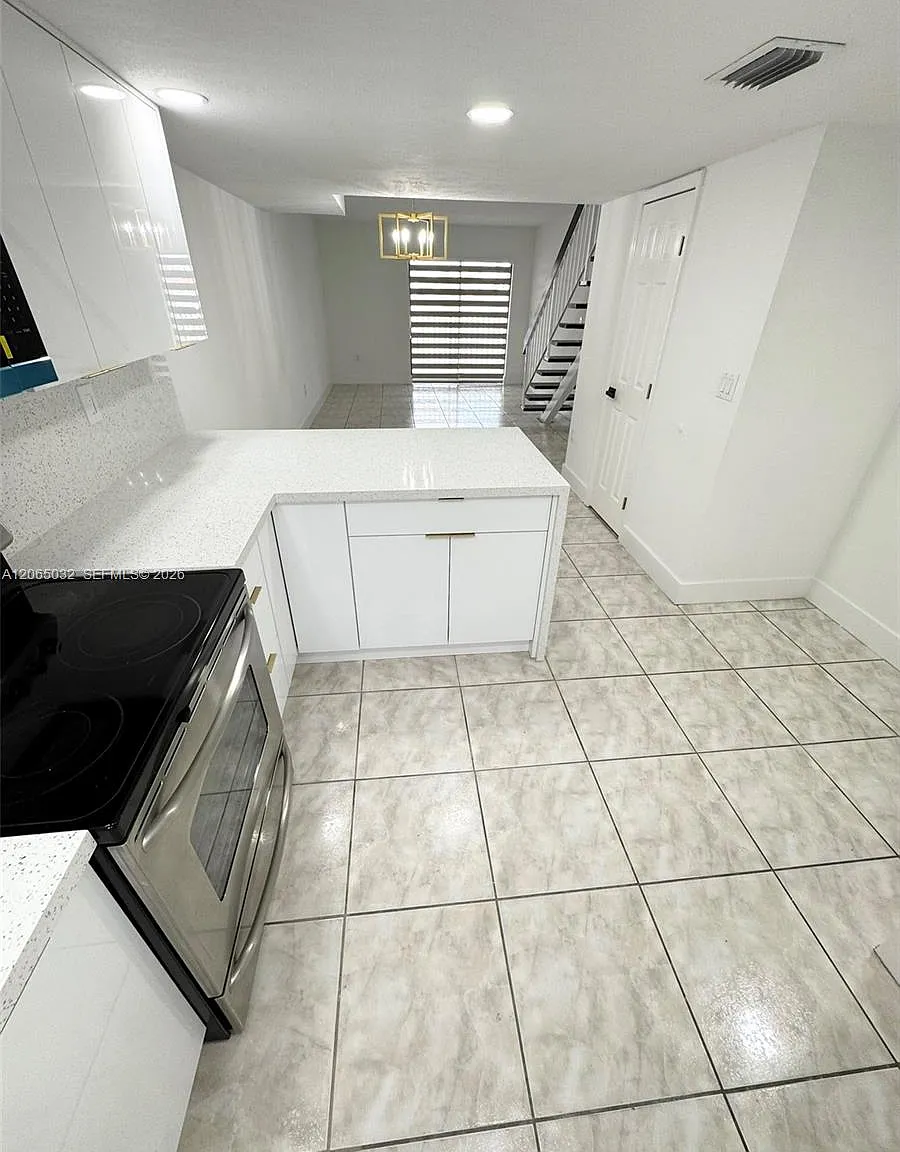 Vista Alegre Townhomes Co — Photo 3