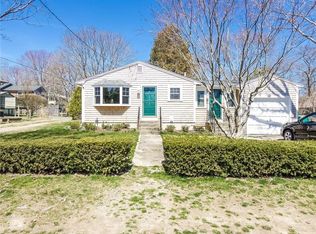 63 Chachapacasset Rd, Barrington, RI 02806