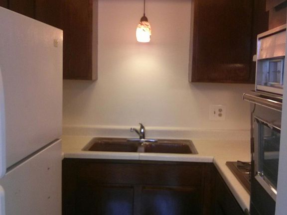 4th image of 1545 W Pratt Blvd APT 404