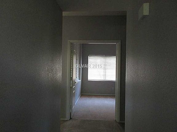 5th image of 490 Castle Stone Ct