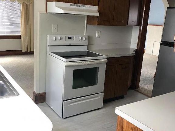 4th image of 115 Hill St