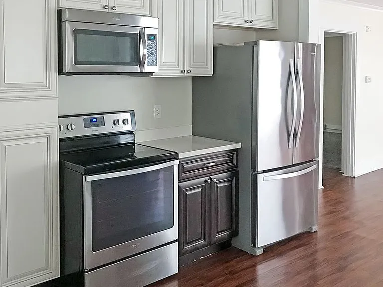 3824 S Park Ave — Photo 2