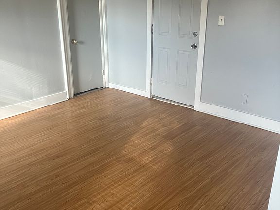 2nd image of 917 Iowa St APT 3