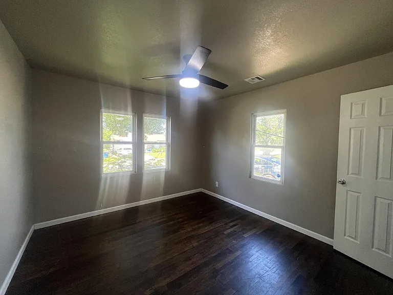 4936 E Haskell Pl — Photo 10