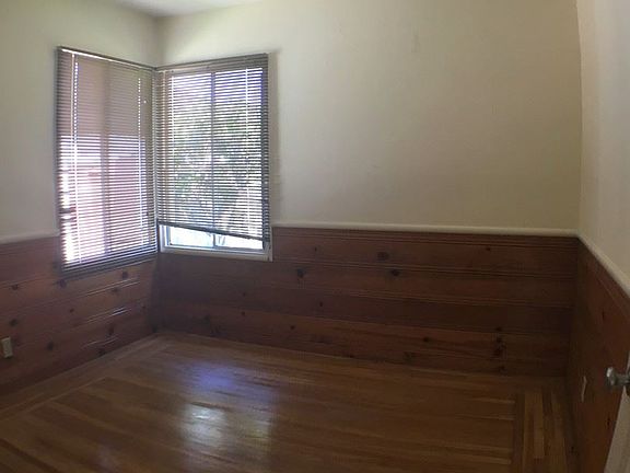 4th image of 842 Kenyon Ave