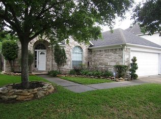 830 Deer Hollow Dr, Sugar Land, TX 77479