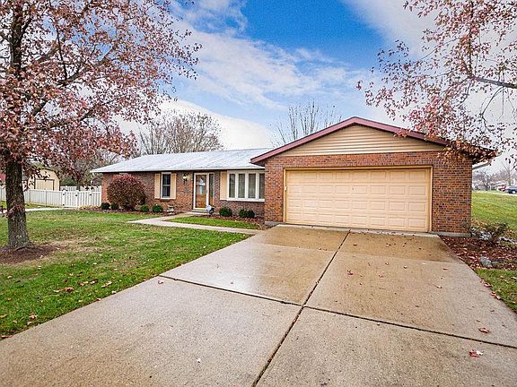2nd image of 4035 Crest Manor Dr