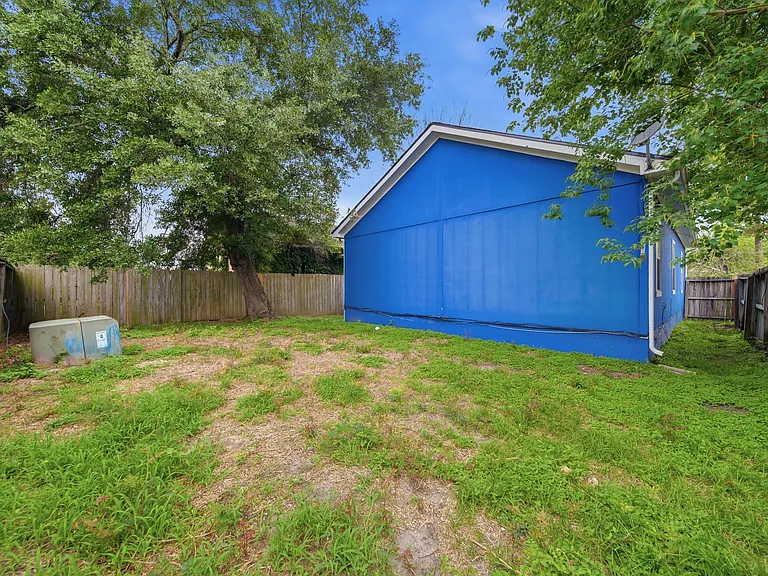 11730 Greenglen Dr — Photo 33