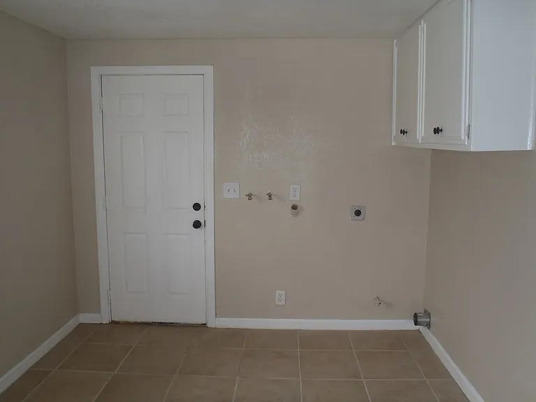 716 Commercial Ave #A-B — Photo 4