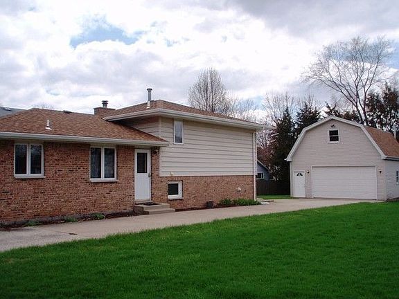 3rd image of 2213 Greengold St