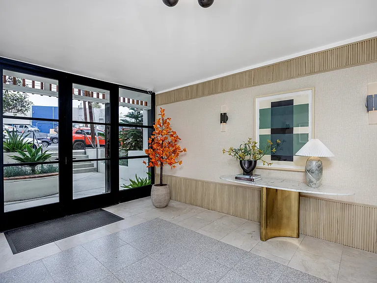 West Brent Apartments — Photo 29