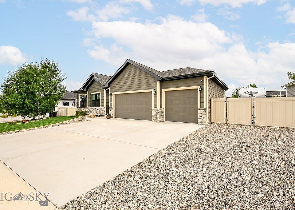 1st image of 890 Tierra Dr