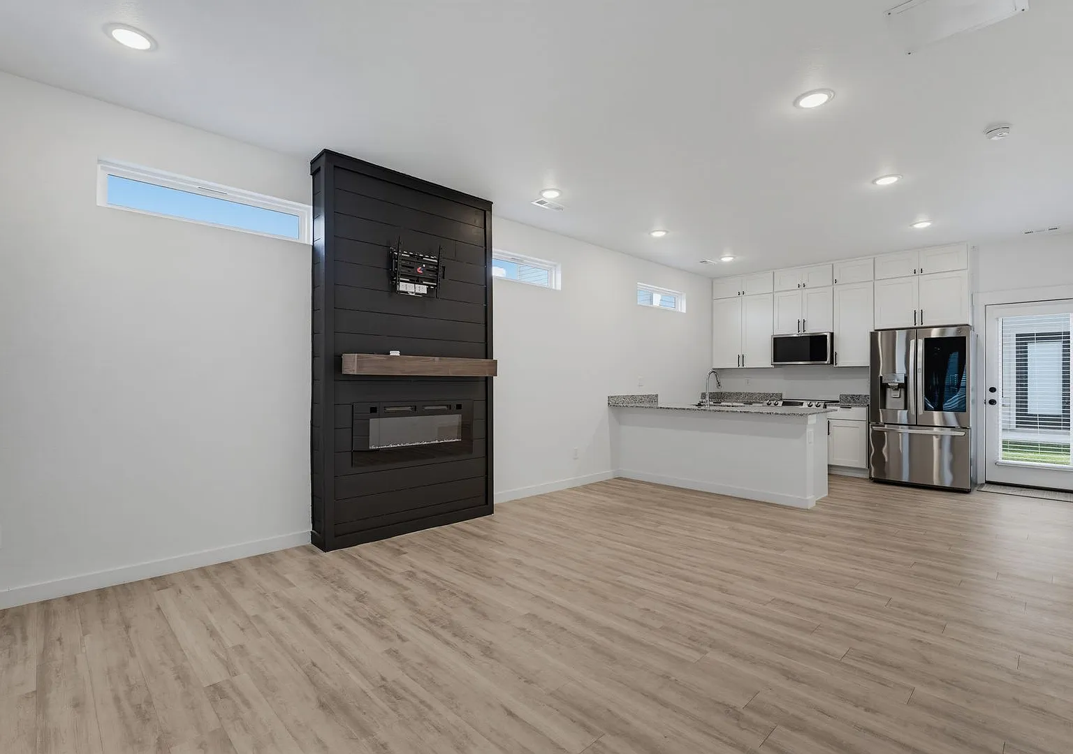 Low maintenance desirable living at Featherston Village — Photo 3