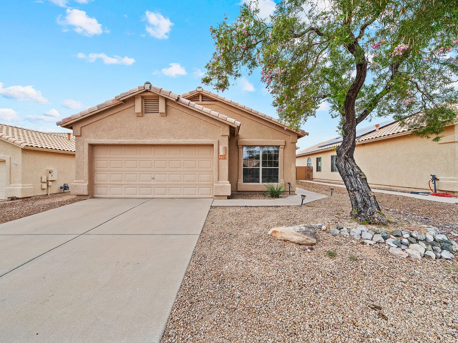 3 bed, 1364 sqft, $1,950 — Photo 1