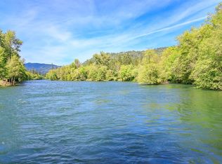 4041 Old Ferry Rd, Shady Cove, OR 97539