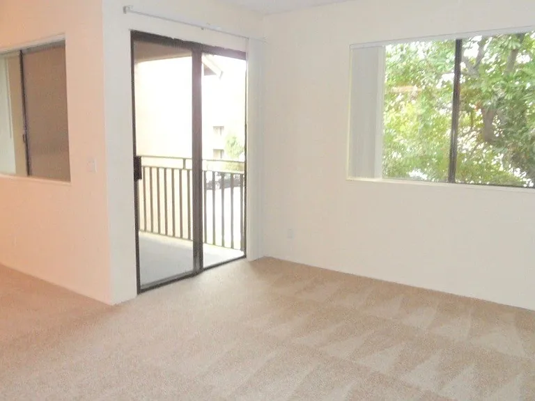 Summer Brook Apartments — Photo 36