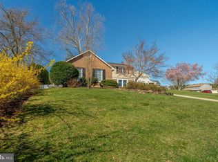 6306 Falling Brook Dr, Burke, VA 22015