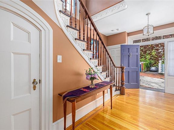4th image of 16-18 Halsey St