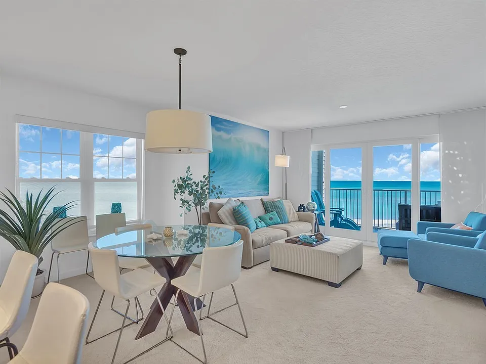 2700 Ocean Dr #300