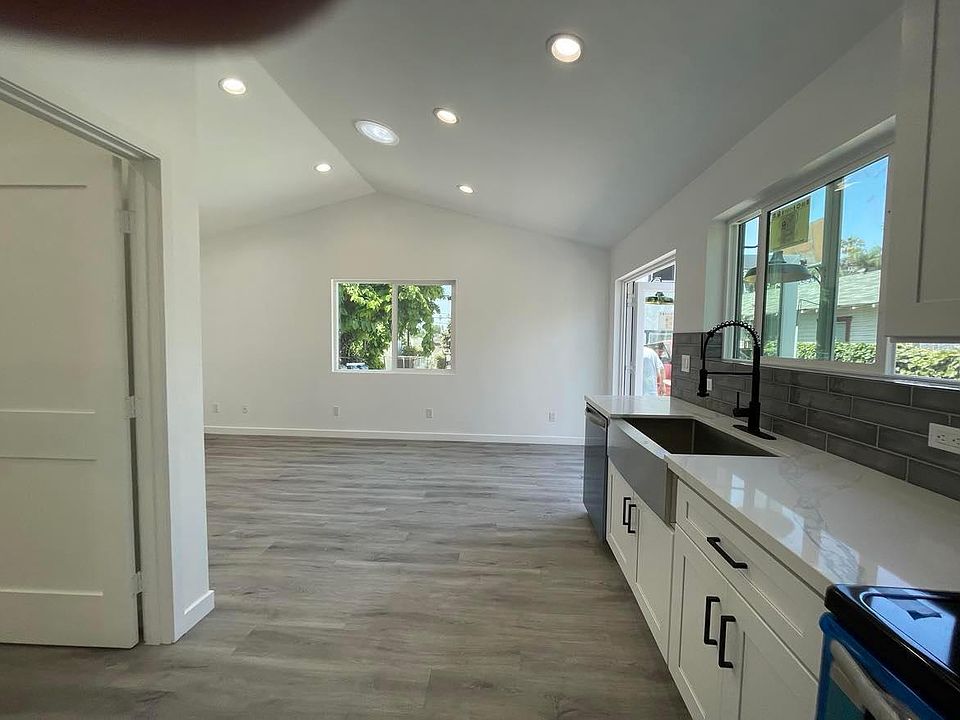 1st image of 1717 Scott Ave #1/2