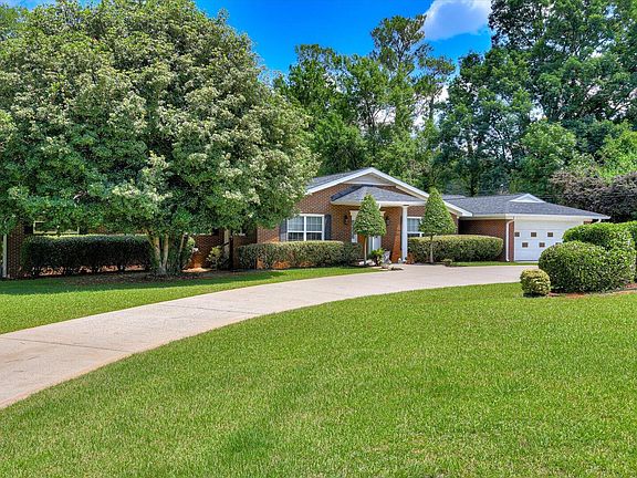 2nd image of 100 Cypress Drive
