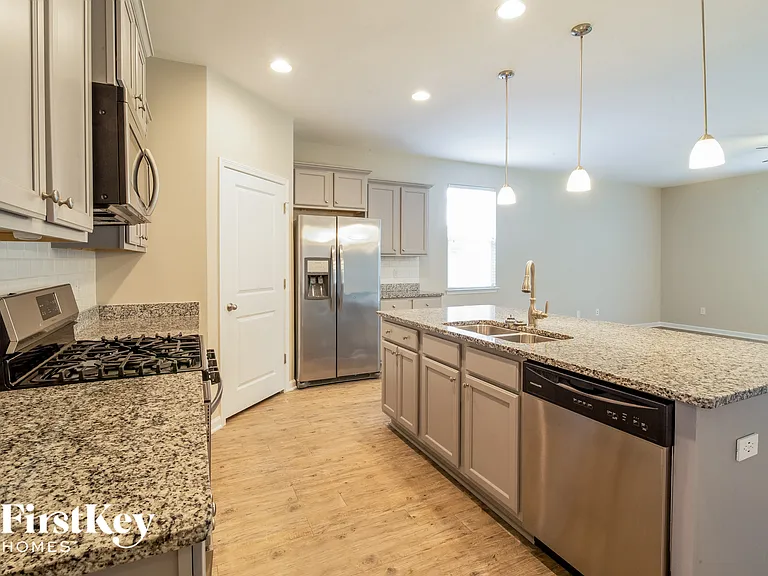 510 Wayton Cir — Photo 7