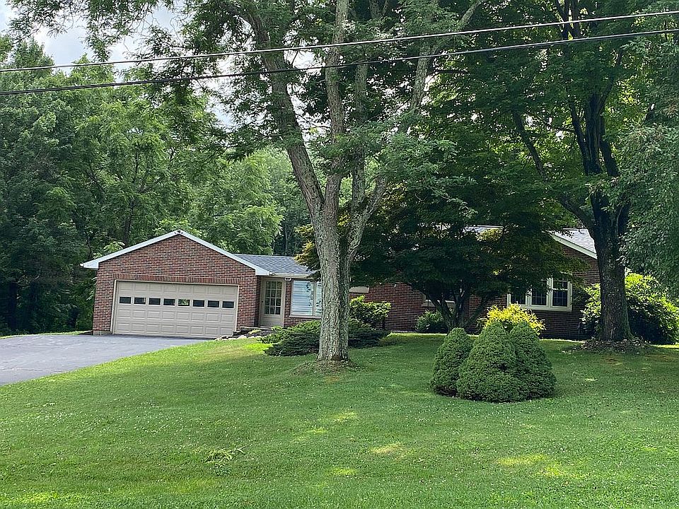 1st image of 135 Ellis Dr