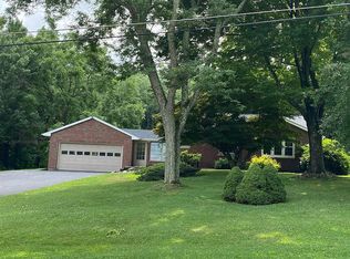 135 Ellis Dr, West Falls, NY 14170