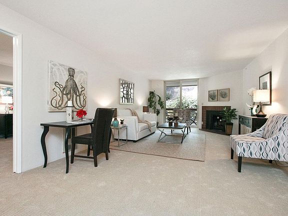 2nd image of 303 Philip Dr APT 207