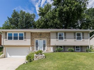 213 Windsor Dr NE, Cedar Rapids, IA 52402