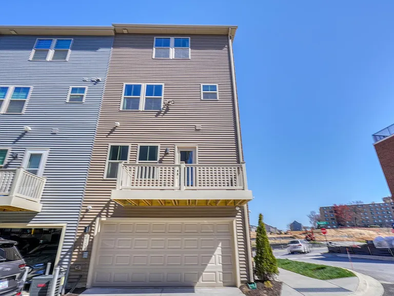 6100 Northwest Dr #1 — Photo 48