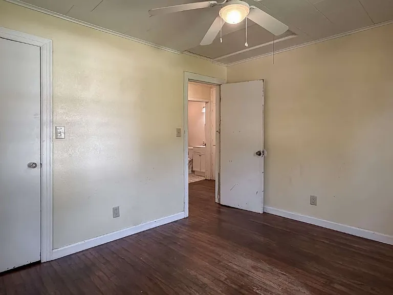 220 S Arrington Dr — Photo 10