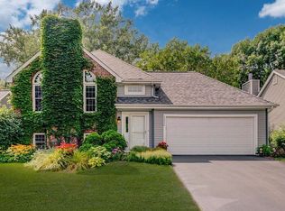 13996 Wellington Dr, Eden Prairie, MN 55347